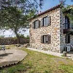 בית נופש Elli *