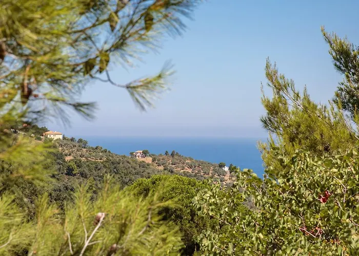 Elli Nyaraló Szkópelosz